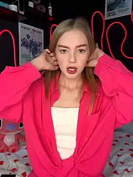 MilaMoone online show from October 15, 2025, 10:34 am