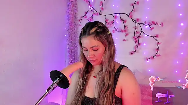 Snapshot of chubbyZoe chatting on October 28, 2025, 10:41 pm chubbyZoe online show from October 28, 2025, 10:41 pm