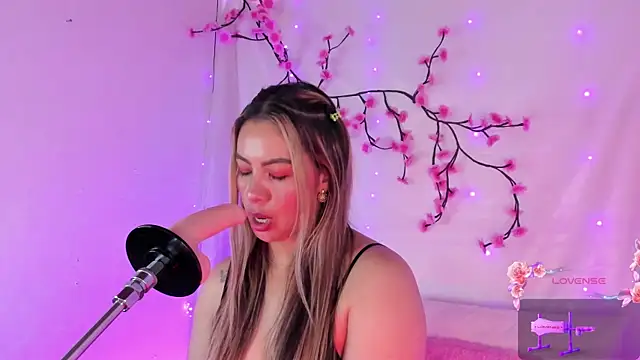 Snapshot of chubbyZoe chatting on October 22, 2025, 2:49 pm chubbyZoe online show from October 22, 2025, 2:49 pm