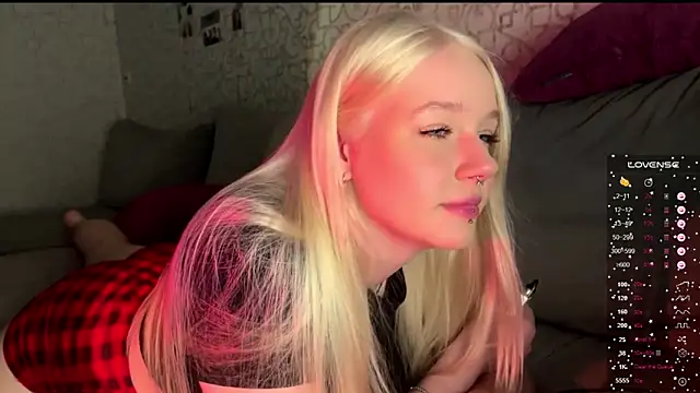 Snapshot of Dory_liss chatting on October 4, 2025, 7:10 am Dory liss online show from October 4, 2025, 7:10 am