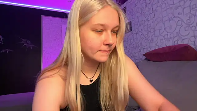 Snapshot of Dory_liss chatting on October 23, 2025, 12:15 pm Dory liss online show from October 23, 2025, 12:15 pm