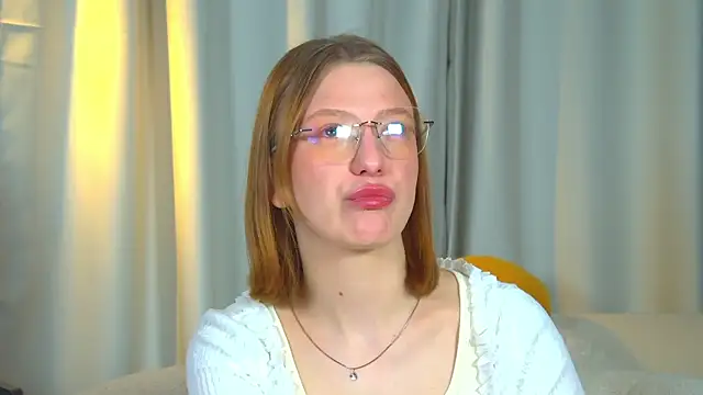 BeatriceBinoche online show from March 29, 2026, 6:26 am