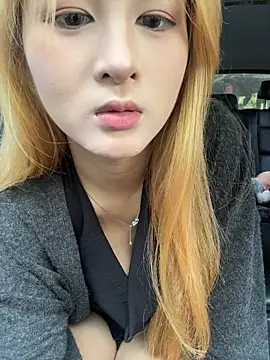 yuki june online show from October 29, 2025, 8:24 am