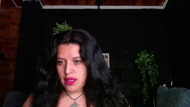 Snapshot of Andrea_secret_ chatting on September 29, 2025, 2:01 pm Andrea secret online show from September 29, 2025, 2:01 pm