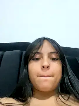 Snapshot of Karla_1-2 chatting on November 4, 2025, 1:42 am Karla 1-2 online show from November 4, 2025, 1:42 am