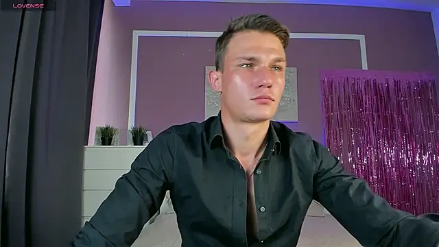 AdamGold01 online show from September 18, 2025, 8:17 am