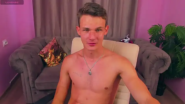 AdamGold01 online show from September 21, 2025, 1:49 pm