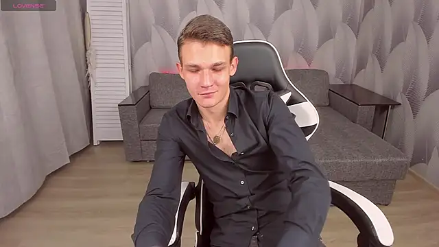 AdamGold01 online show from October 10, 2025, 7:25 pm