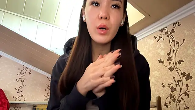 Snapshot of marry_dreams chatting on September 21, 2025, 8:19 am marry dreams online show from September 21, 2025, 8:19 am