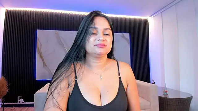 Snapshot of Megancoxx chatting on October 5, 2025, 11:56 am Megancoxx online show from October 5, 2025, 11:56 am