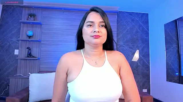 Snapshot of Megancoxx chatting on October 27, 2025, 10:49 am Megancoxx online show from October 27, 2025, 10:49 am