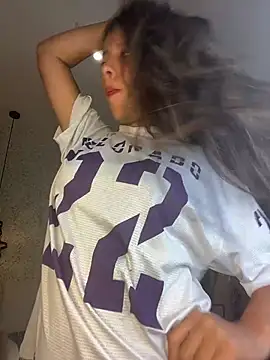 EMILIIA RICHTER   online show from December 3, 2025, 7:35 pm