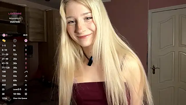 FridaAaberg online show from December 5, 2025, 7:07 am