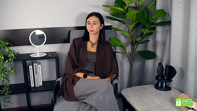 AvaNewhart online show from September 16, 2025, 9:43 am