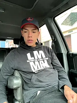 mattebret11 online show from September 30, 2025, 6:47 pm