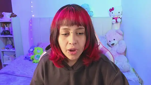 NekoWaifu online show from June 18, 2026, 3:28 pm