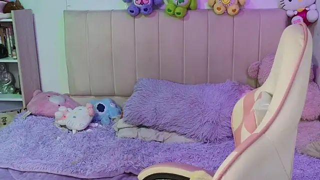 NekoWaifu online show from July 24, 2026, 3:19 pm