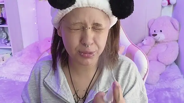 NekoWaifu online show from May 11, 2026, 2:45 pm
