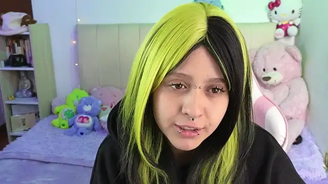 NekoWaifu online show from June 10, 2026, 2:29 pm