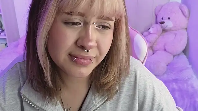 NekoWaifu online show from May 11, 2026, 4:04 pm