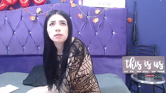 Snapshot of SarayGray chatting on October 9, 2025, 7:14 pm SarayGray online show from October 9, 2025, 7:14 pm