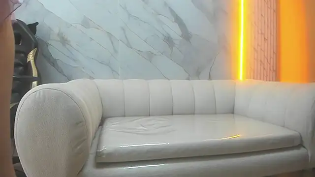 Isabella Blondetf online show from September 17, 2025, 10:56 pm