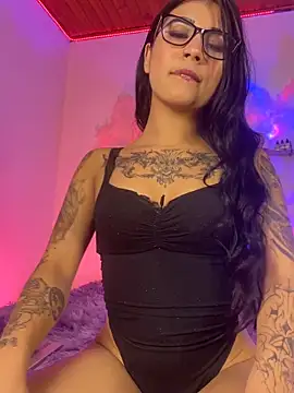 -Dannii- online show from October 4, 2025, 1:29 am