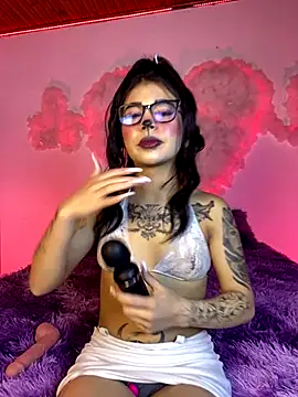 -Dannii- online show from October 24, 2025, 2:54 am