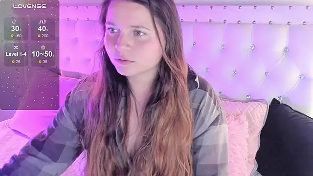 sophiee09  online show from November 26, 2025, 1:55 pm