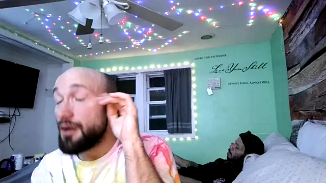 Snapshot of versatilevortex chatting on October 31, 2025, 2:41 am versatilevortex online show from October 31, 2025, 2:41 am