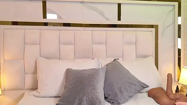 paulina cano online show from December 2, 2025, 7:26 pm