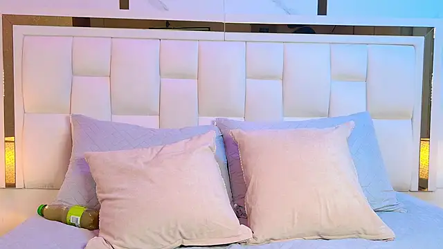 Snapshot of paulina_cano chatting on February 10, 2026, 7:13 pm paulina cano online show from February 10, 2026, 7:13 pm