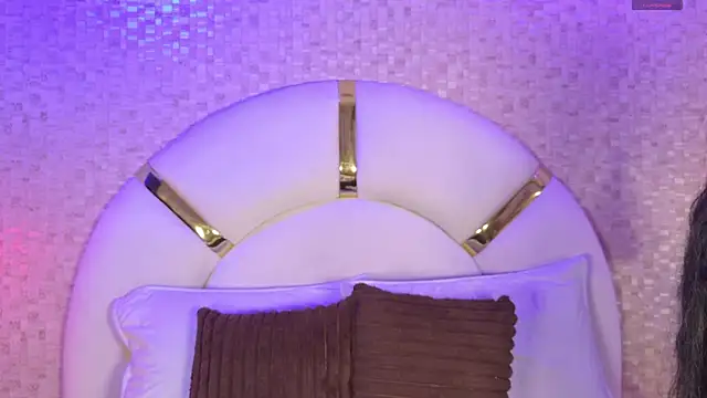 Snapshot of paulina_cano chatting on October 29, 2025, 7:13 pm paulina cano online show from October 29, 2025, 7:13 pm