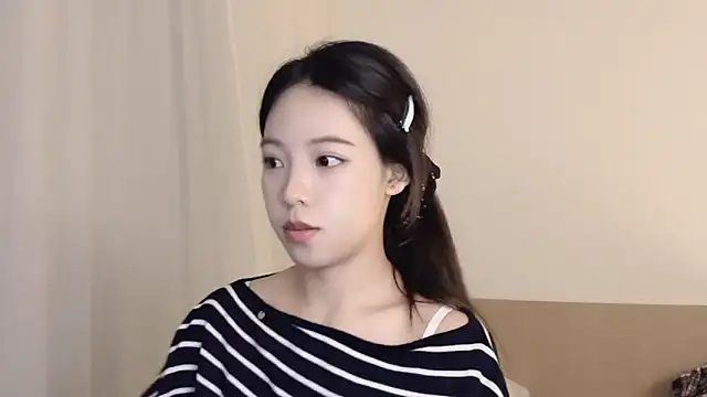 Snapshot of Meng_777 chatting on October 25, 2025, 12:17 pm Meng 777 online show from October 25, 2025, 12:17 pm