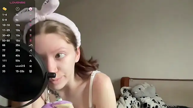 MargarettNewbie online show from October 19, 2025, 4:15 am