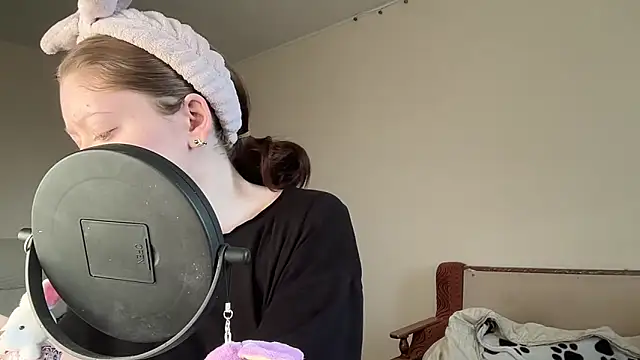 MargarettNewbie online show from September 26, 2025, 4:19 am