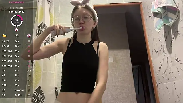 MargarettNewbie online show from October 17, 2025, 4:05 am