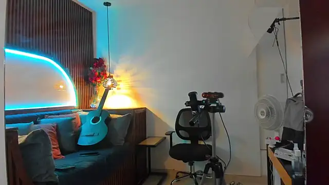 Snapshot of JacobDraven chatting on November 2, 2025, 2:49 am JacobDraven online show from November 2, 2025, 2:49 am