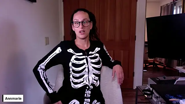 Snapshot of annmarieferrara chatting on October 3, 2025, 4:08 pm annmarieferrara online show from October 3, 2025, 4:08 pm