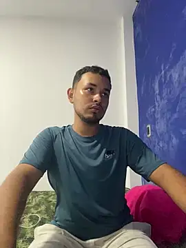 ROGERMACKENZIE online show from March 5, 2026, 8:05 pm