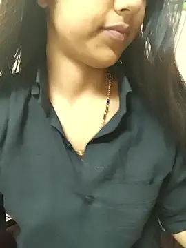 Snapshot of reetika6375 chatting on January 18, 2026, 9:13 am reetika6375 online show from January 18, 2026, 9:13 am