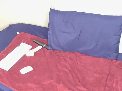 Serafynn online show from September 24, 2025, 12:33 pm