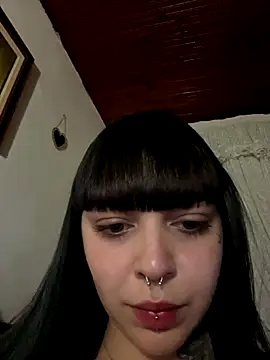 ravenadark online show from September 15, 2025, 11:38 pm