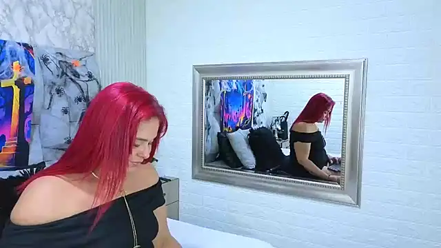 sofiagutierrez   online show from October 21, 2025, 3:28 am