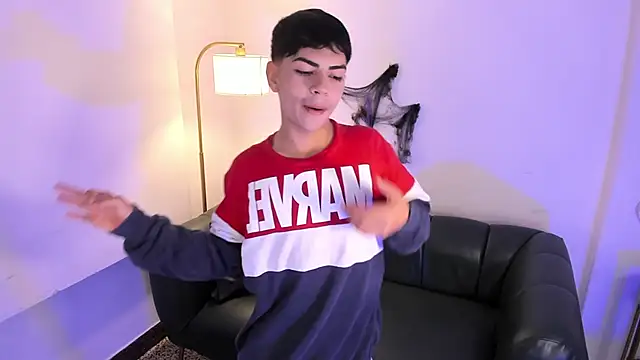 Snapshot of Peter_chase chatting on October 26, 2025, 1:00 pm Peter chase online show from October 26, 2025, 1:00 pm