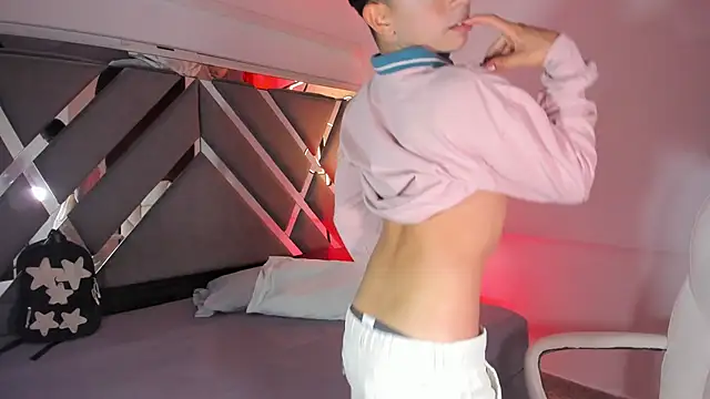 Snapshot of Peter_chase chatting on September 17, 2025, 6:21 pm Peter chase online show from September 17, 2025, 6:21 pm