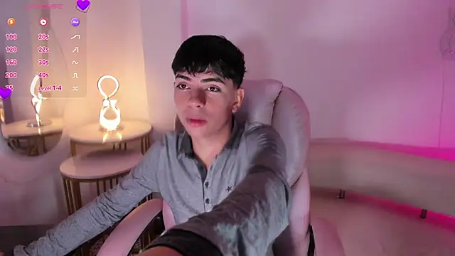 Snapshot of Peter_chase chatting on September 30, 2025, 6:14 pm Peter chase online show from September 30, 2025, 6:14 pm