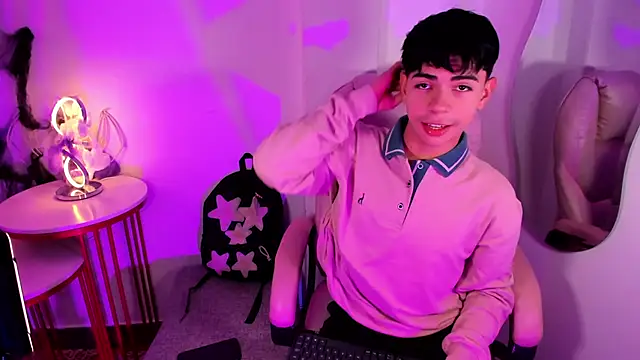 Snapshot of Peter_chase chatting on November 1, 2025, 6:24 pm Peter chase online show from November 1, 2025, 6:24 pm