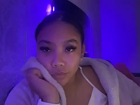 Snapshot of MissCherryyxox chatting on September 22, 2025, 7:09 pm MissCherryyxox online show from September 22, 2025, 7:09 pm