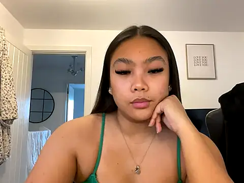 Snapshot of MissCherryyxox chatting on October 25, 2025, 1:56 pm MissCherryyxox online show from October 25, 2025, 1:56 pm